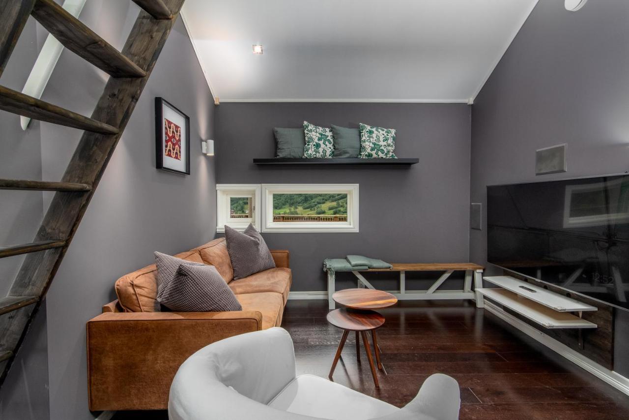 Panoramic Terrace, Huge Rain Shower And Cosy Lofts Flåm Buitenkant foto